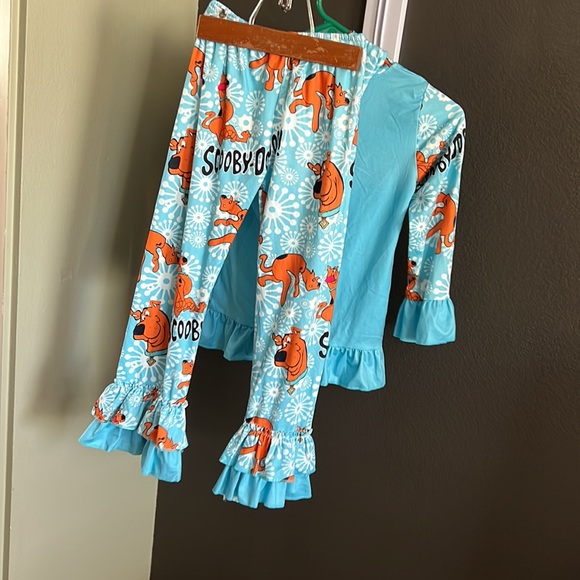 Scooby Doo, hoodie top with long pants, size 6/7. Ruffled hem. So SOFT. - Picture 5 of 5